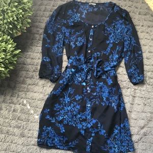 👗 Express size Small, blue floral button up dress